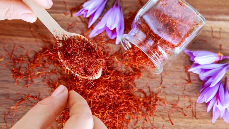تصویر 4 از زعفران طلایی قم با عطر دلنشین و رنگی چشم نواز